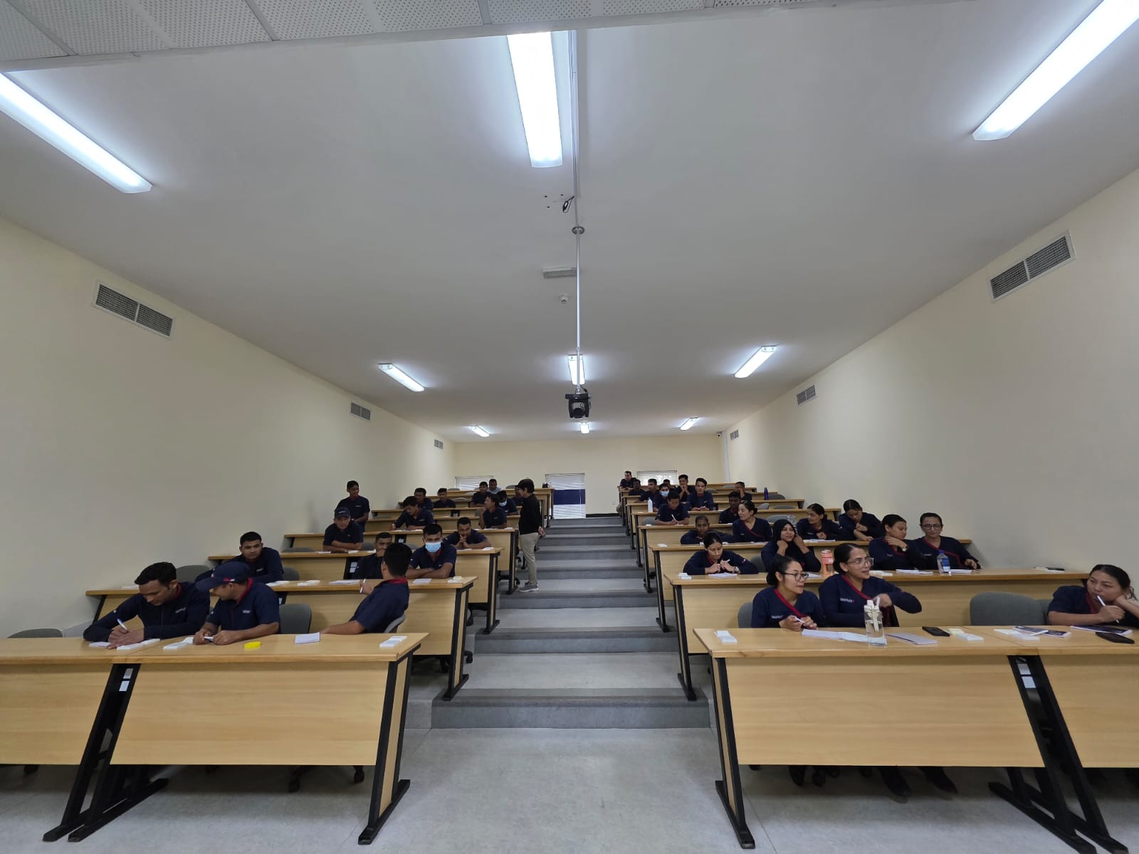 Smart English American University 1