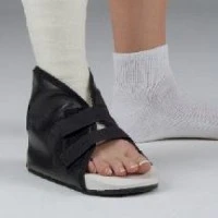 Deroyal #2005-02, CAST BOOT EZ WALK VINYL CLSD TOE SM, EACH Image Deroyal #2005-02, CAST BOOT EZ WALK VINYL CLSD TOE SM, EACH Image