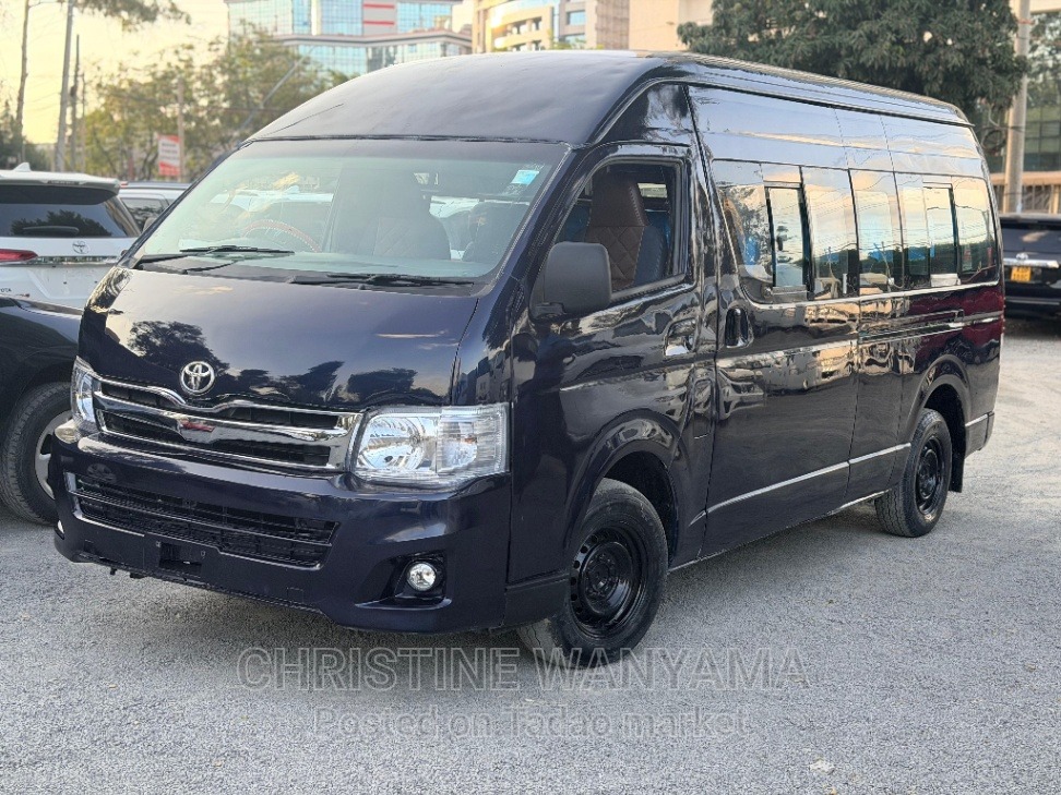 Toyota Hiace 2