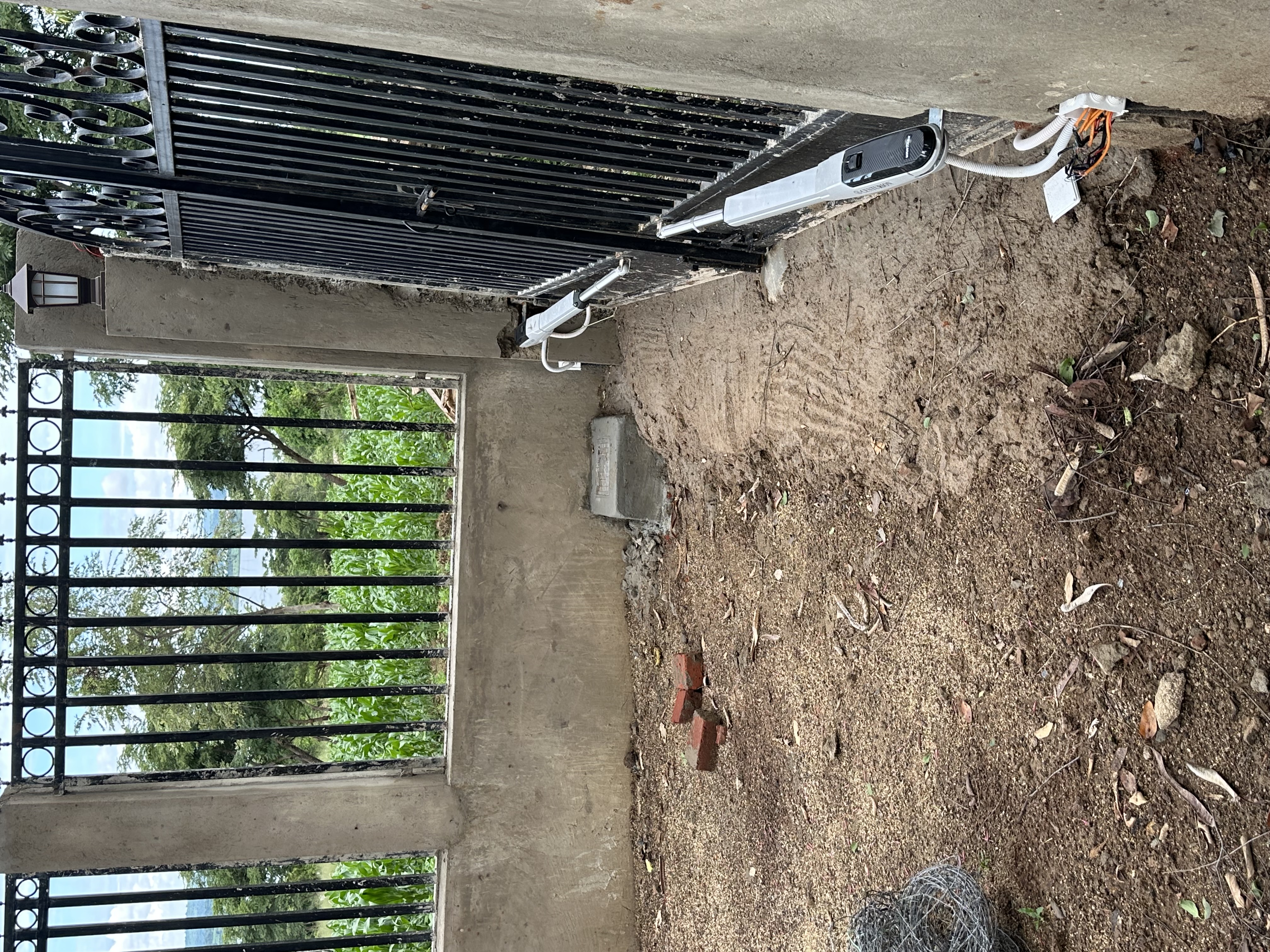 Automatic Gate Openers with Automatic locks - [Undisclosed location) - photo 1
