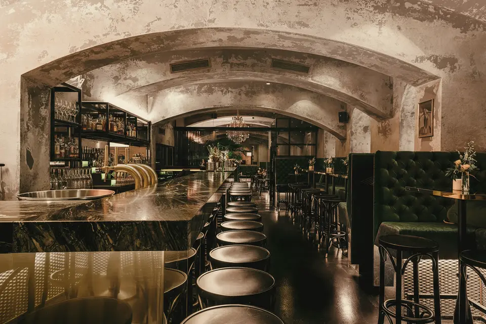 Bar und Gastraum im Thell