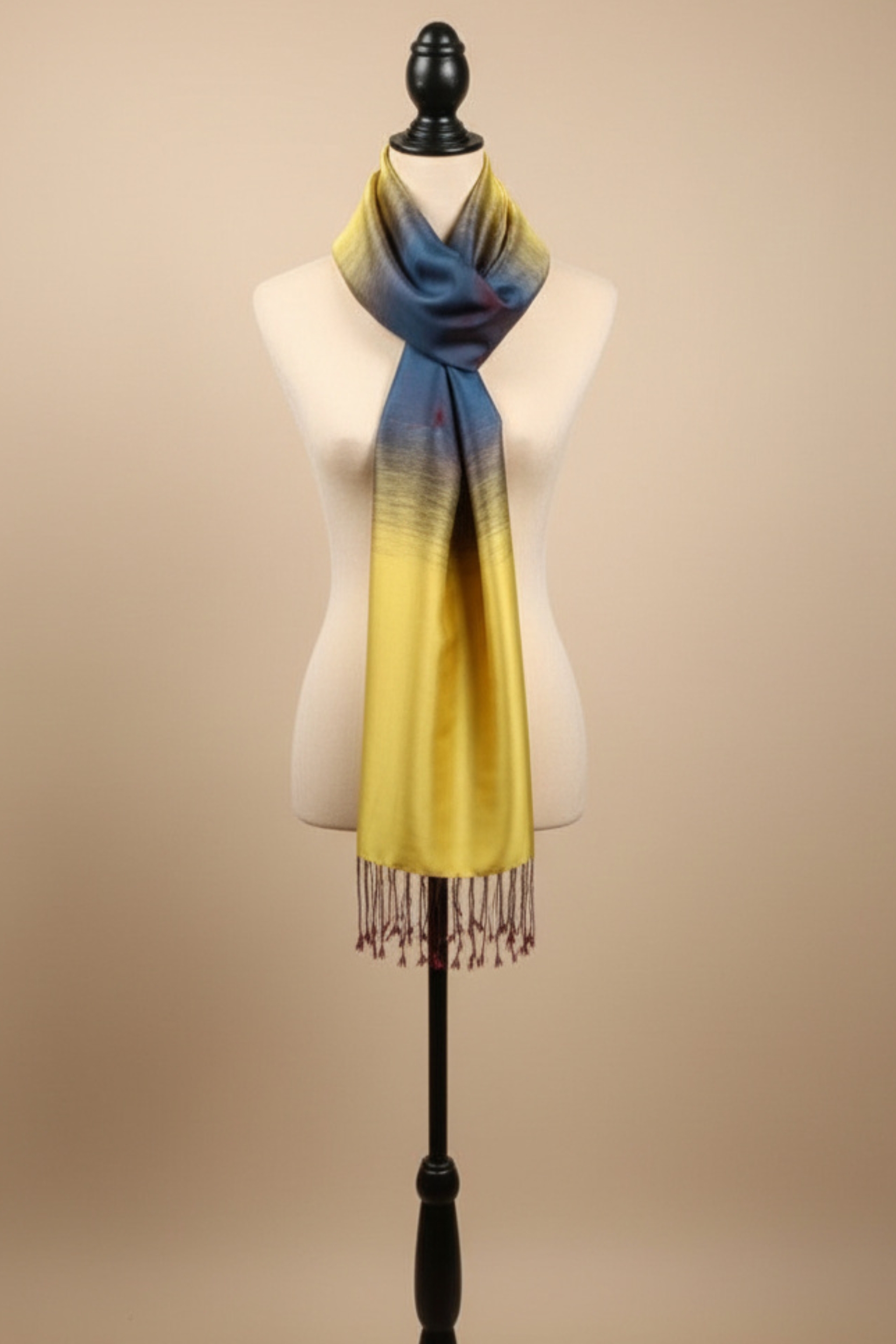 Sultana Blue–Gold Symphony - Image 2