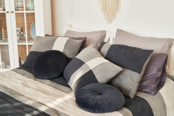 A Short Guide to Bedroom Cushions: Style, Comfort, and Functionality