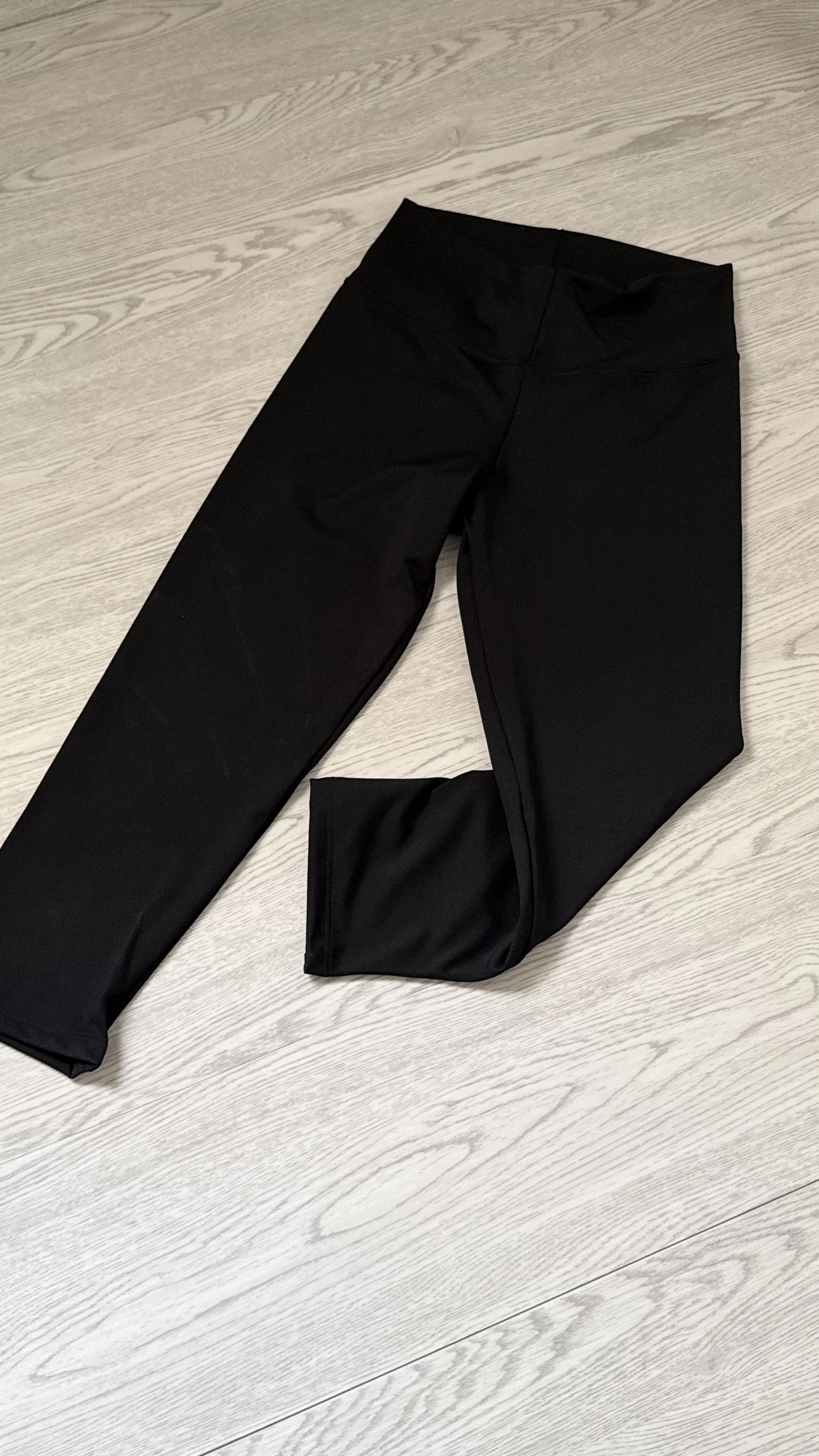 CAPRI FRESIA NEGRO