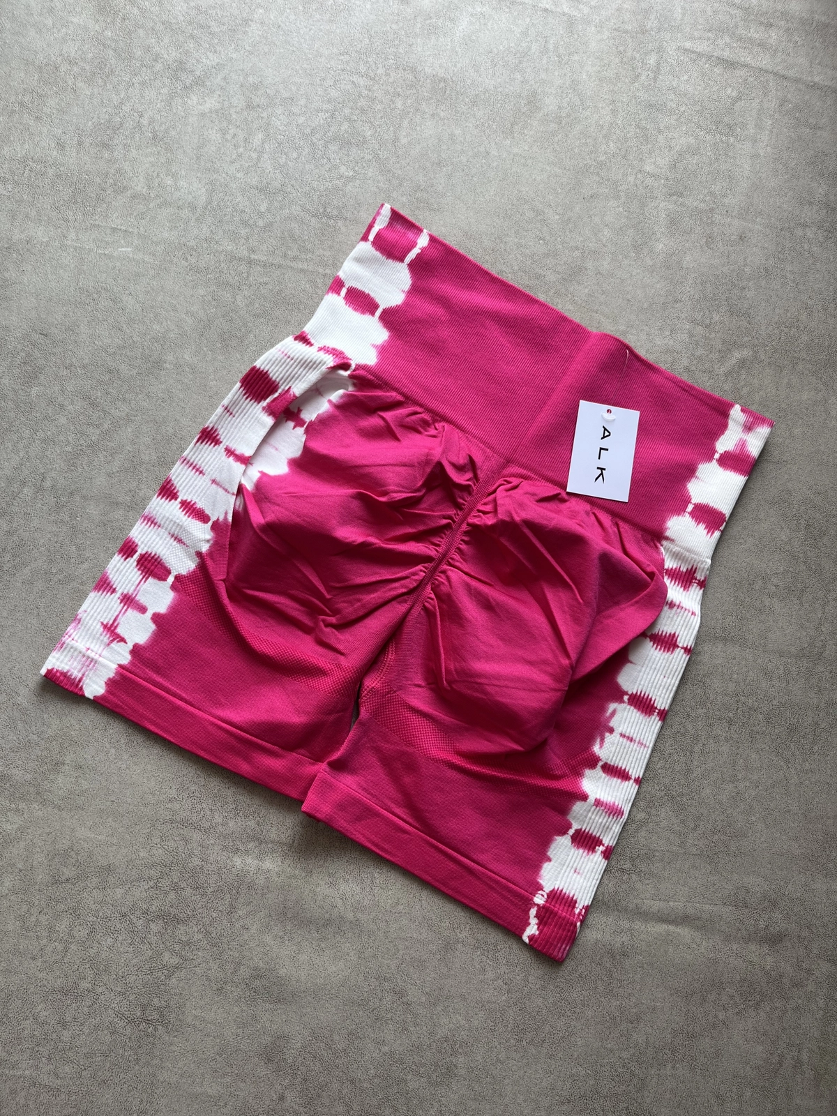 Short Noa