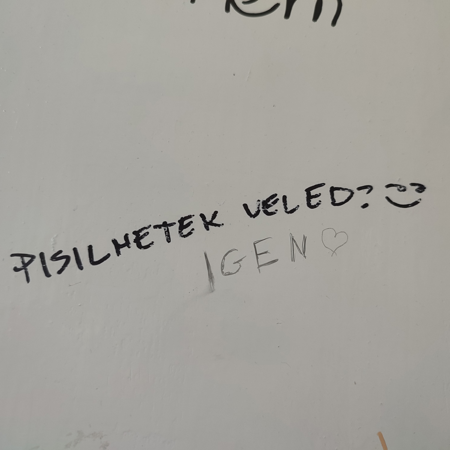Pisilhetek?