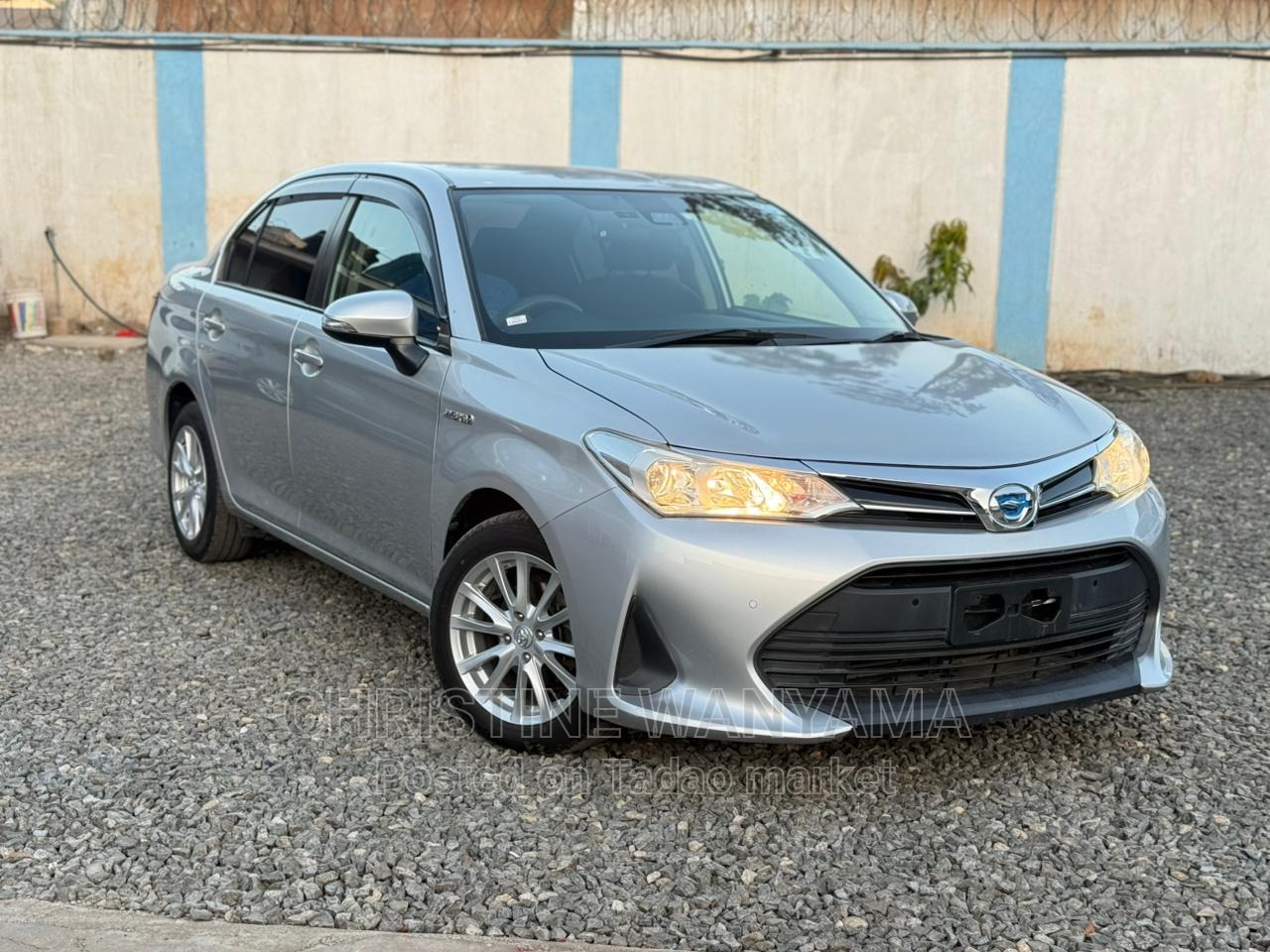 Toyota Axio Hybrid 2