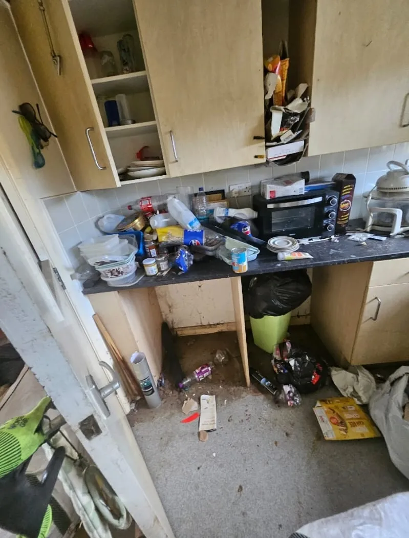 Hoarder & Clutter Clearance service in Llandudno by Llandudno Rhos On Sea House Clearance & Rubbish Removals