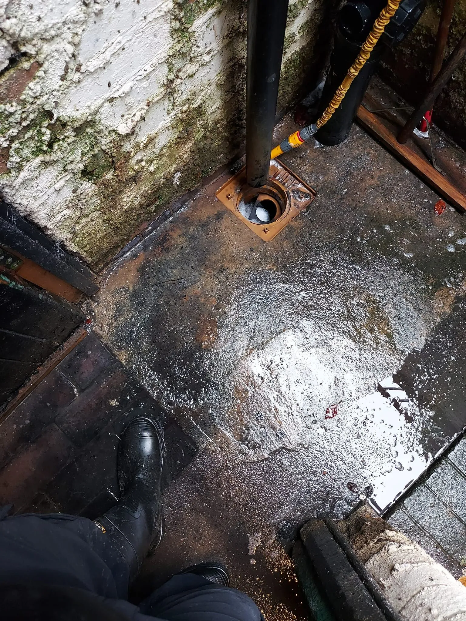 Drain Unblocking service by Drain 2 Flow Devon