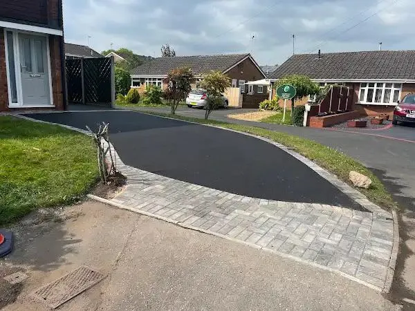 Tarmac Driveways service in Romford by Top Pave Driveways
