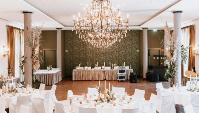 How to Plan a Stunning Party on a Budget by Choosing the Right Cheap Venue