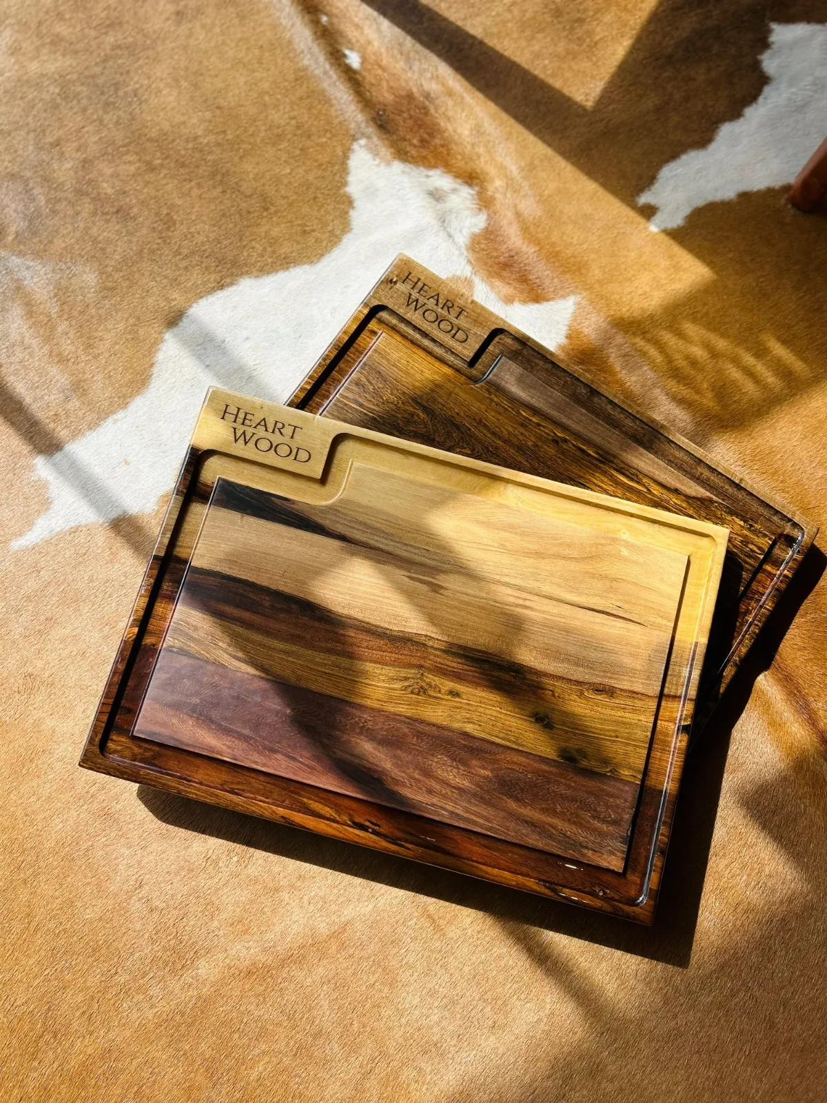 Tabla Artesanal HeartWood 32x45cm con Resina