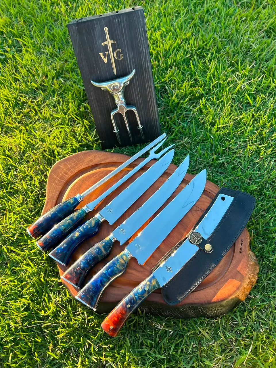 Cepo Artesanal Valgran - Set de Cuchillos + Tenedores + Chaira y Machete con Mangos en Resina