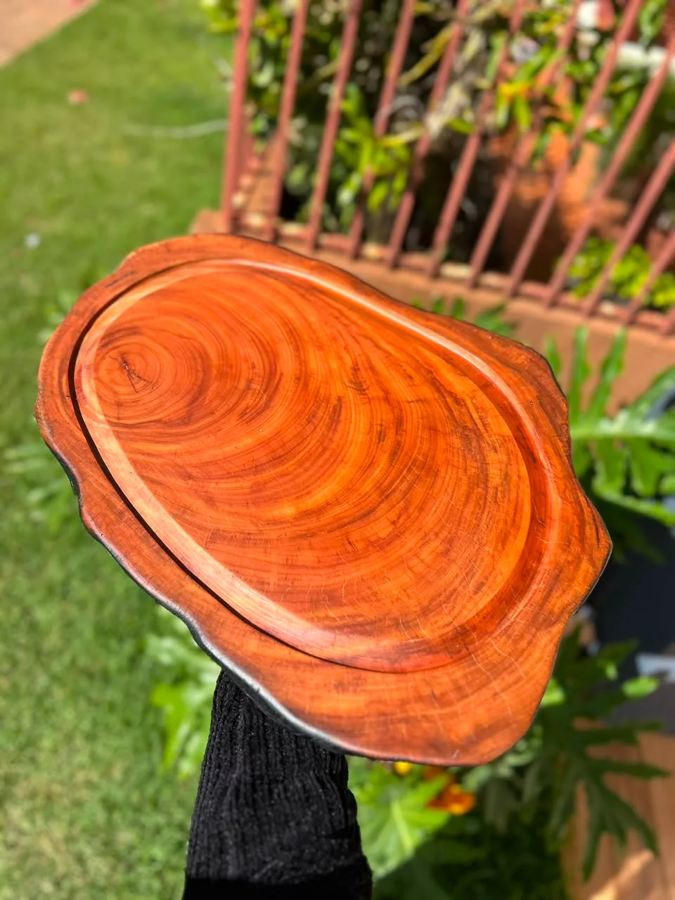 Tabla Rustica en madera de Palo Rosa 47cm x 33cm