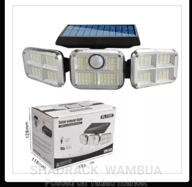 3 heads solar lamp 2