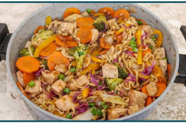 Como fazer: Receita de Yakisoba de Frango Fácil e Gostoso