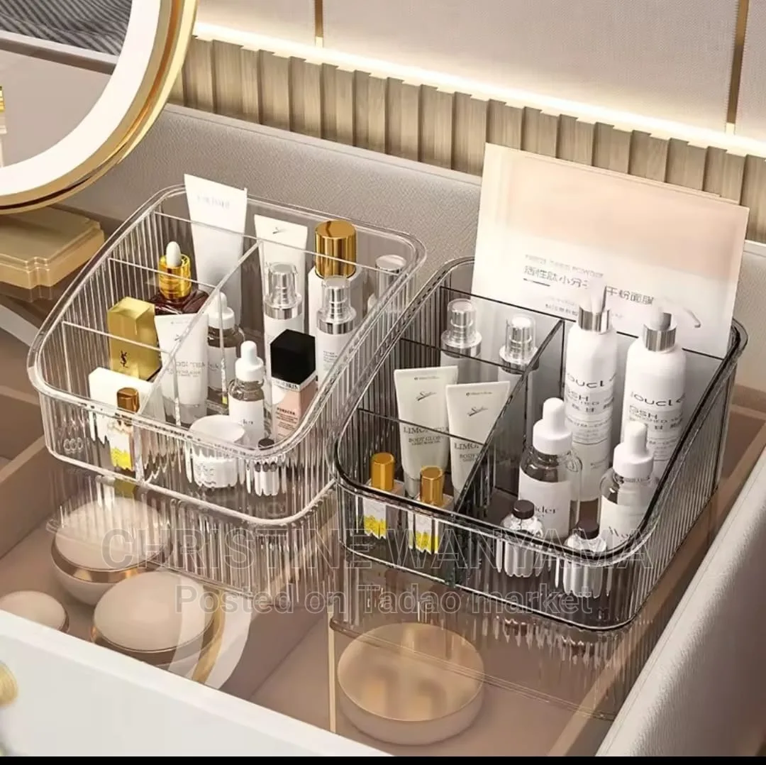 Cosmetics organizer 2