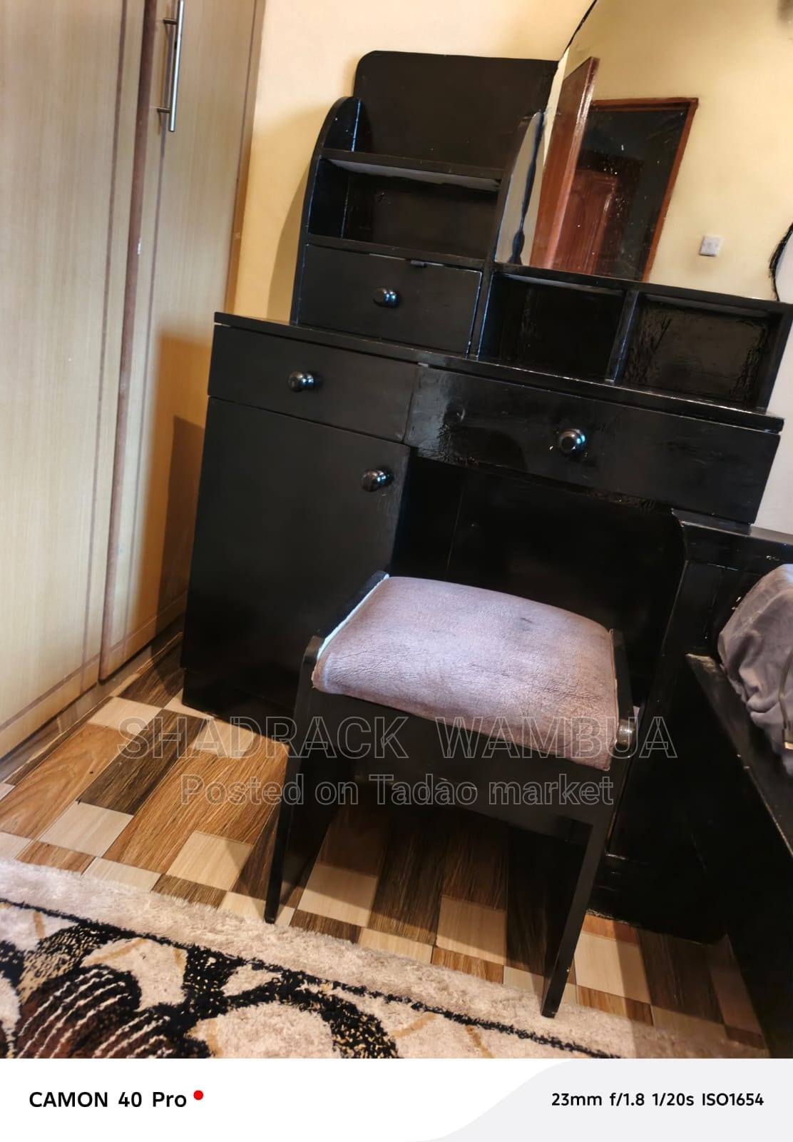 Dressing Mirror and Chair 3