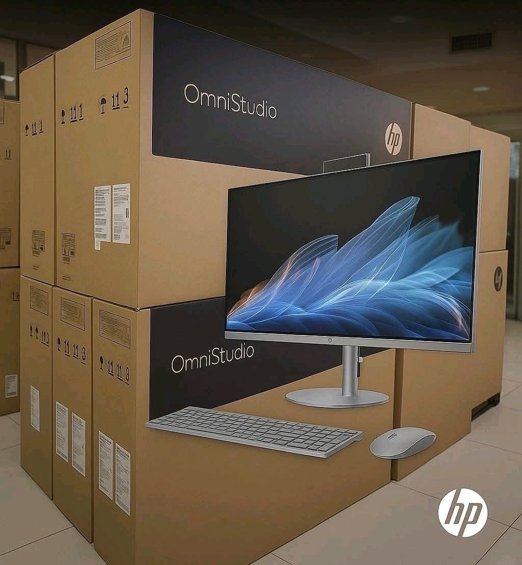 HP OmniStudio X All-in-One 32-c1075t Desktop PC, Windows 11 Home, 31.5″, Intel® Core™ Ultra 7 155H 32GB RAM 1TB SSD