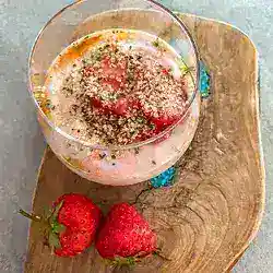 Skyr with Strawberries Recipe - Rocely