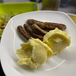 Bavarian Sausages with Mashed Potatoes Recipe - Rocely
