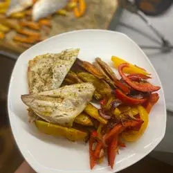 Mediterrane Goudbrasem met Geroosterde Aardappelen en Gebakken Groenten