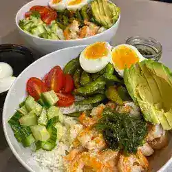 Sushi Bowl with Shrimp and Edamame Recipe - Rocely