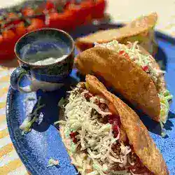 Tacos de Tortilla de Maíz con Salsa Casera para Tacos