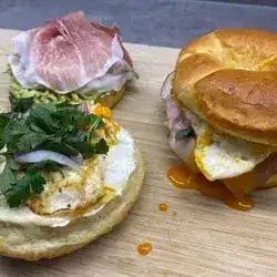 Prosciutto Bagel with Avocado Mousse Recipe - Rocely