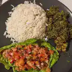 RAVITOTO sy Henakisoa malgache original (feuilles de manioc cuites avec du porc)