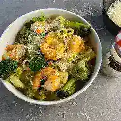 Pasta con Camarones, Brócoli y Cheddar