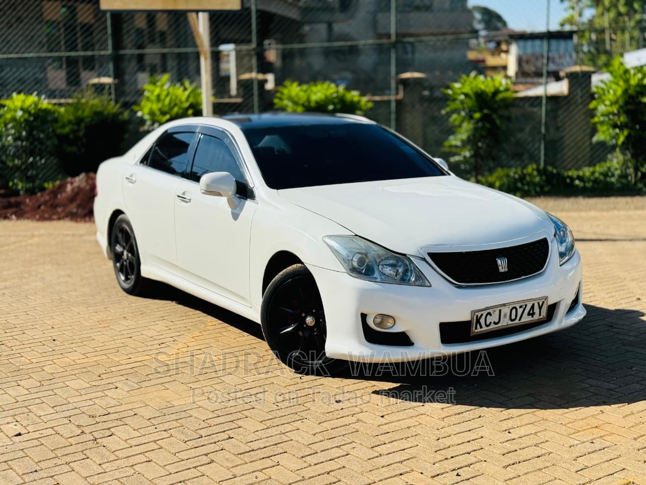 Toyota crown athlete 2