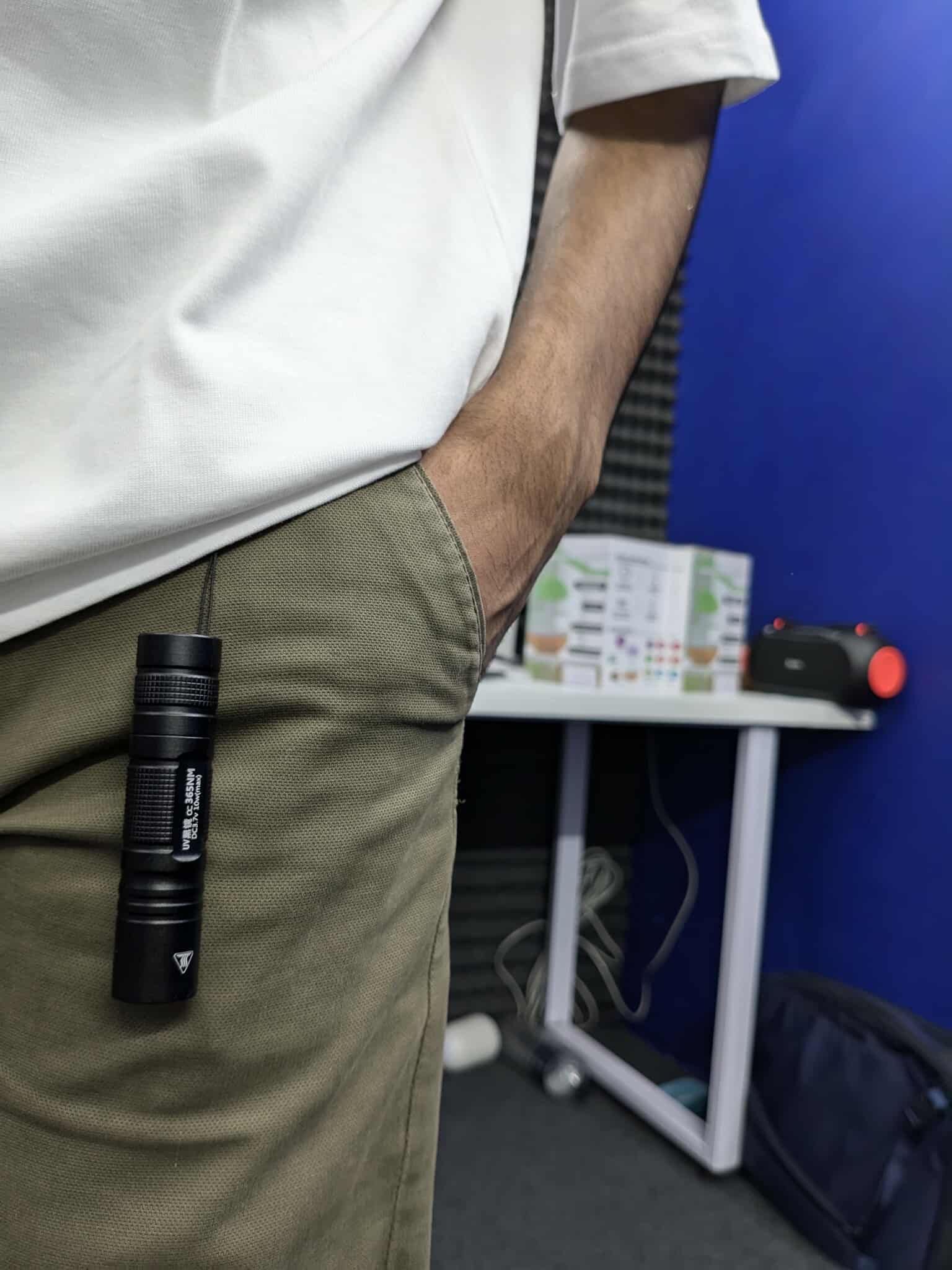 UV-365nm 10W LED Flashlight alt