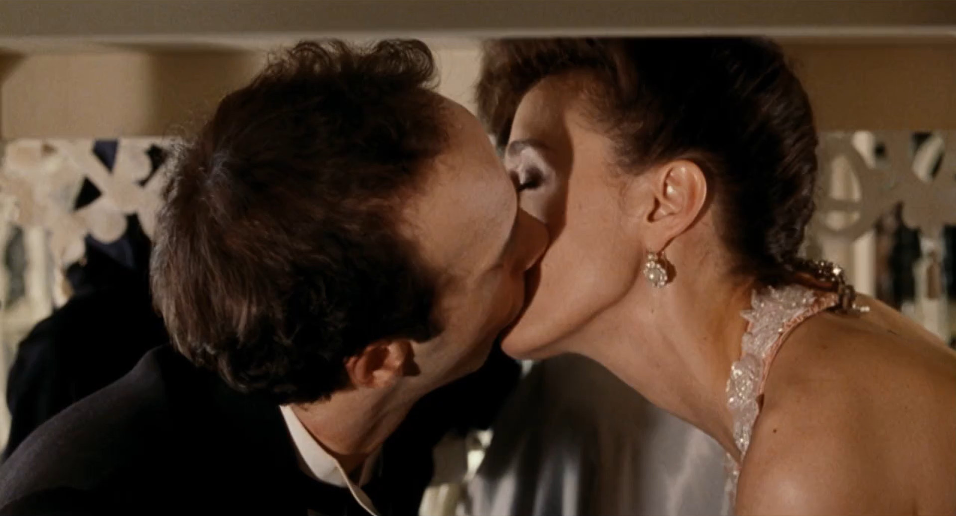 Come scrivere le note d'autore - Frame del film La vita è bella - Bacio