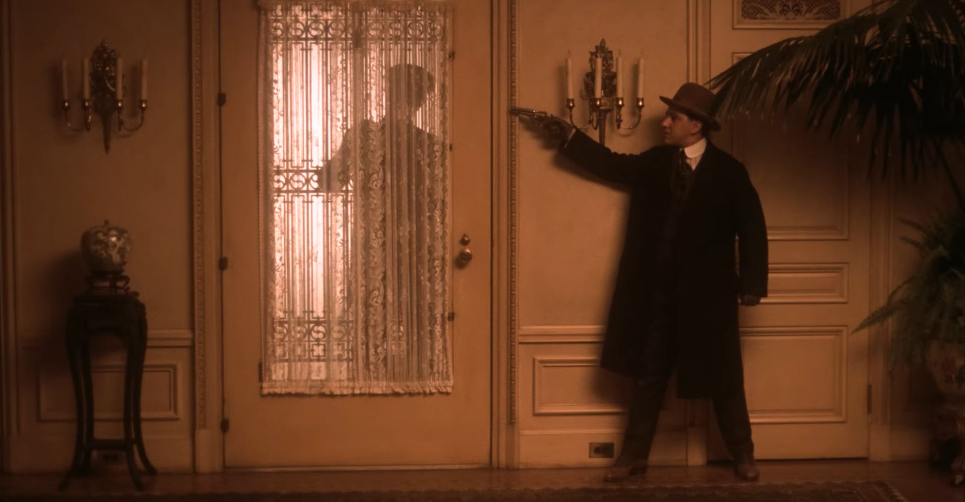 La figura intera: Frame del film Il padrino - Parte II