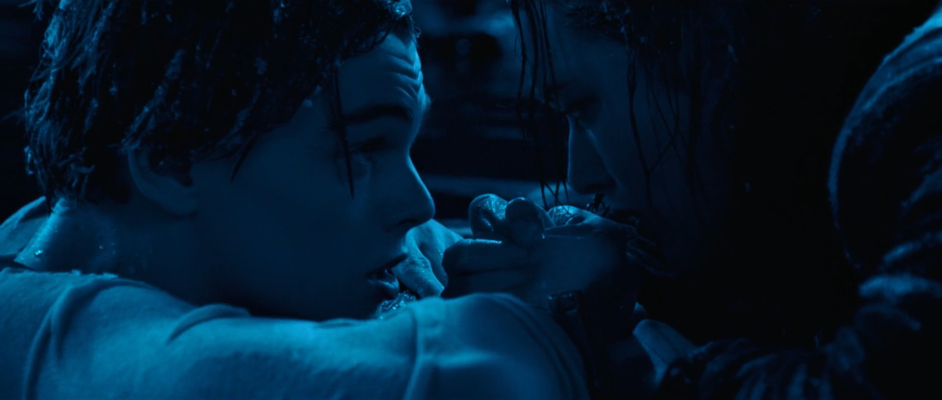 Five Finger Pitch: Titanic - Jack e Rose in acqua