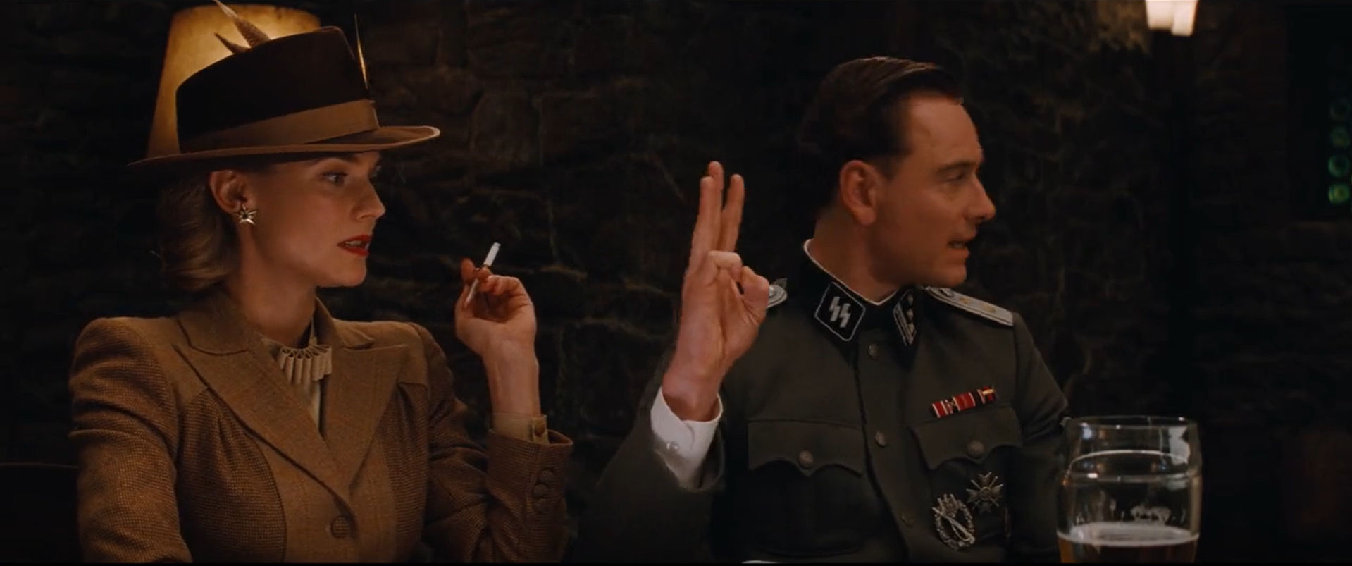 Bastardi senza gloria - Frame del film - Regola del tre nella scrittura
