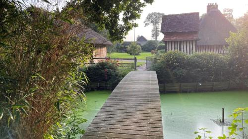 What To Look for When Choosing the Right Hotel or Bed and Breakfast in Normandie