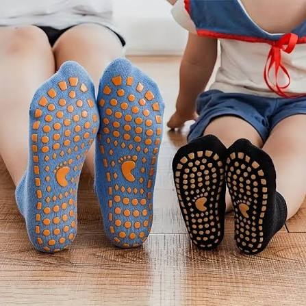 Trampoline socks with grippers 3