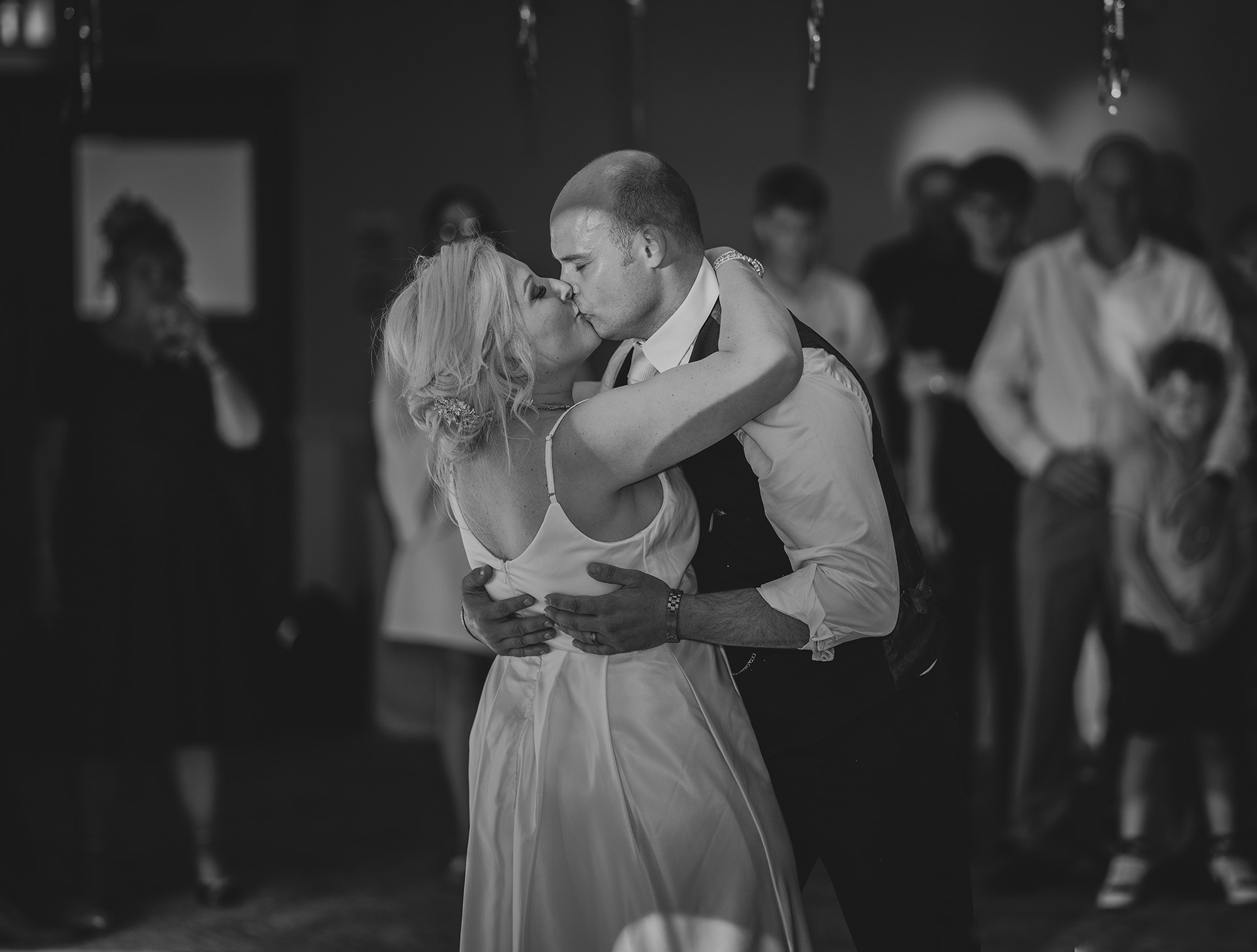 first dance, kent wedding photographer