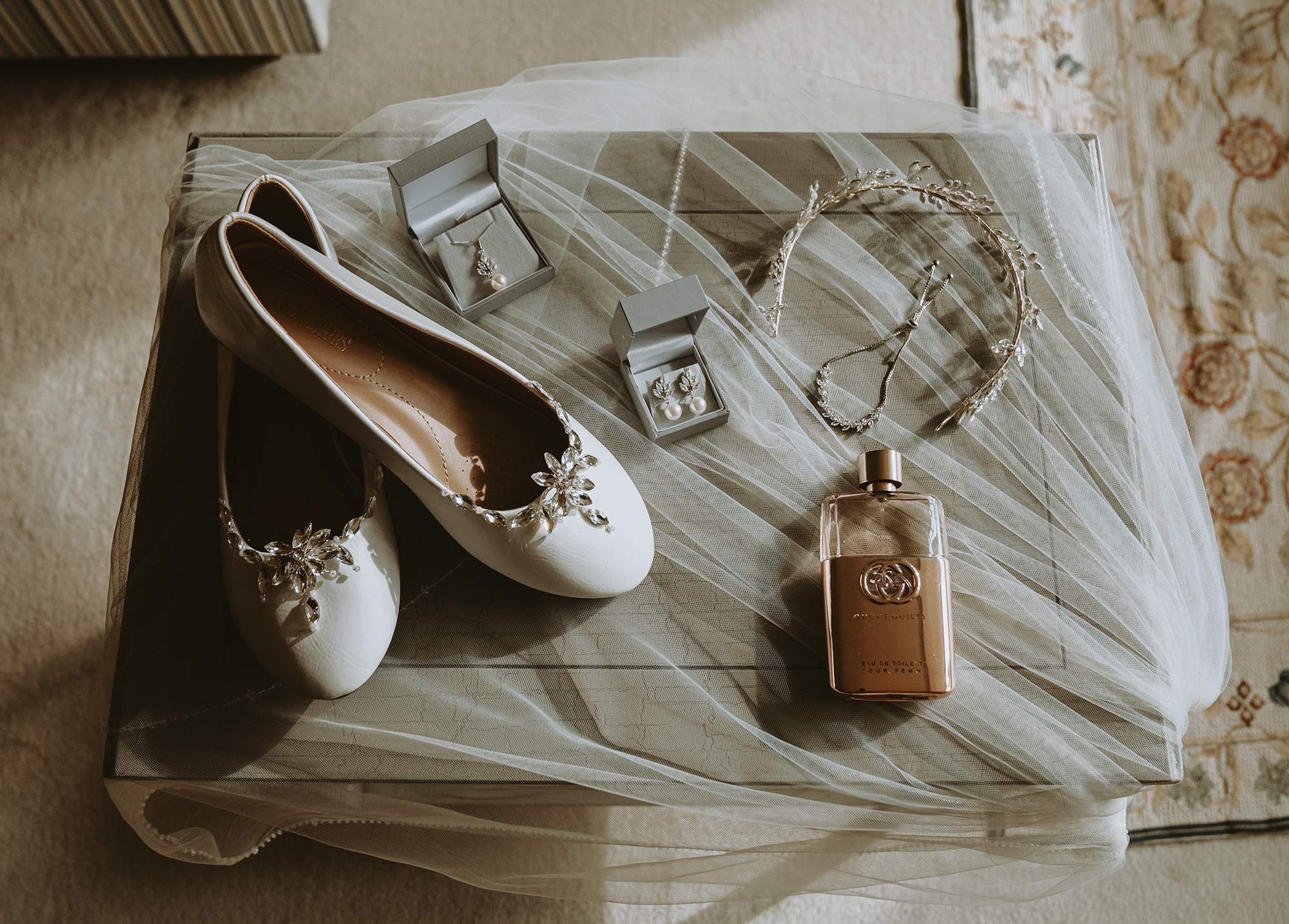 Bridal details and shoes