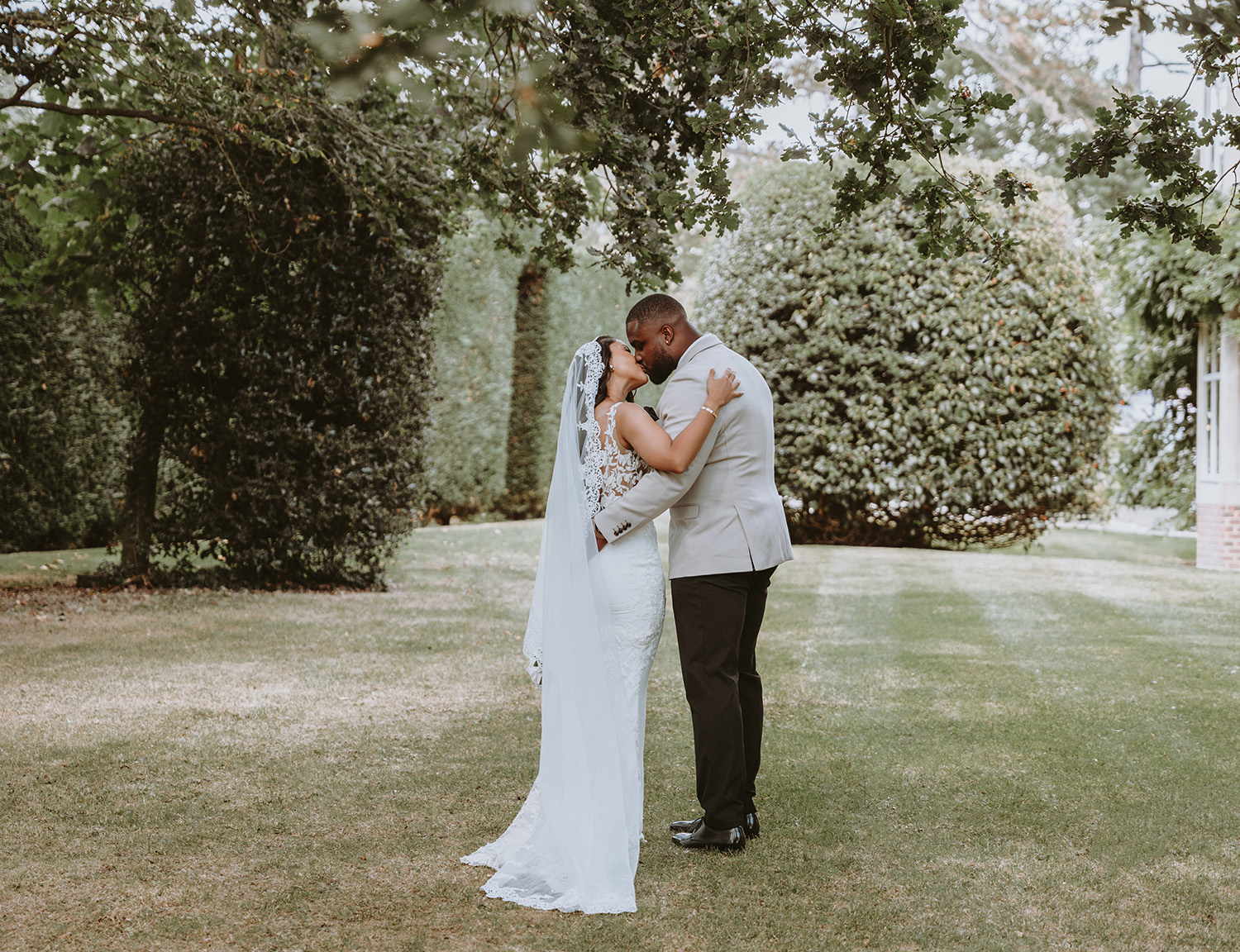 Bride and groom portrait pontlands park