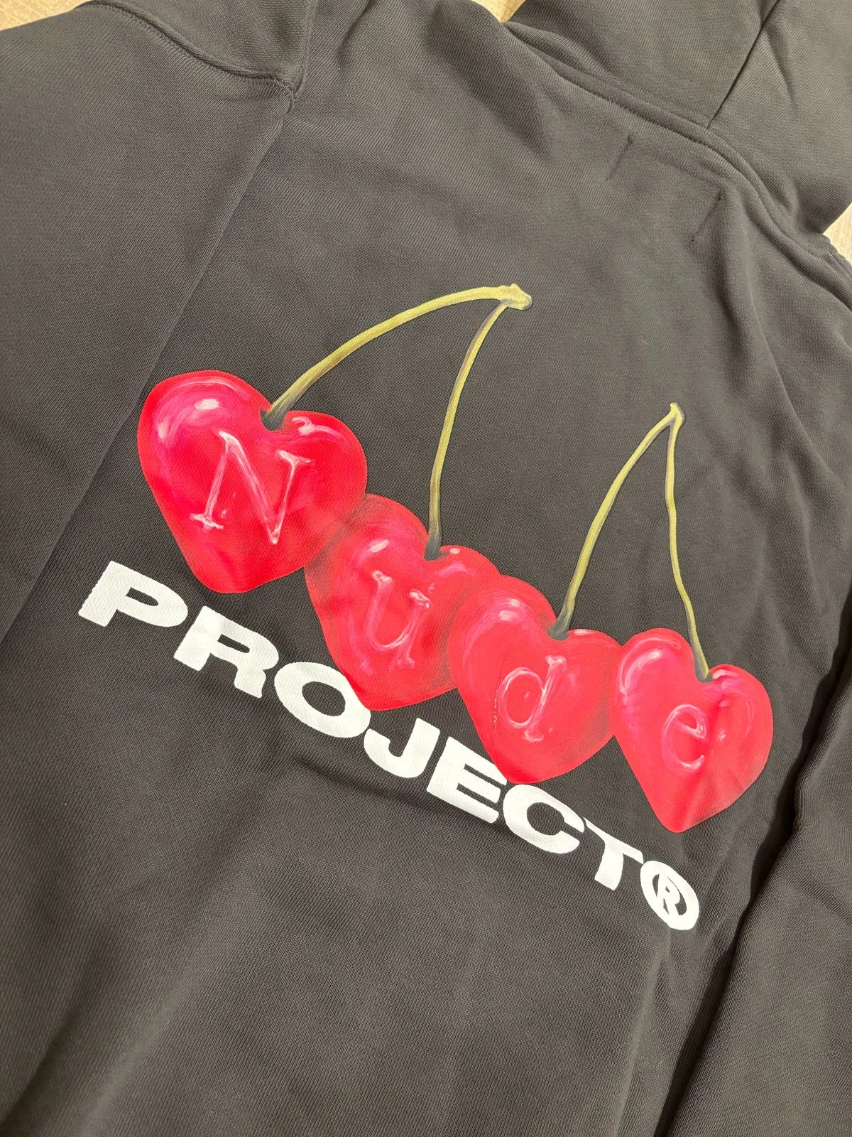 Imagen del producto CHERRY HOODIE ASH 🍒🔥  ( L )