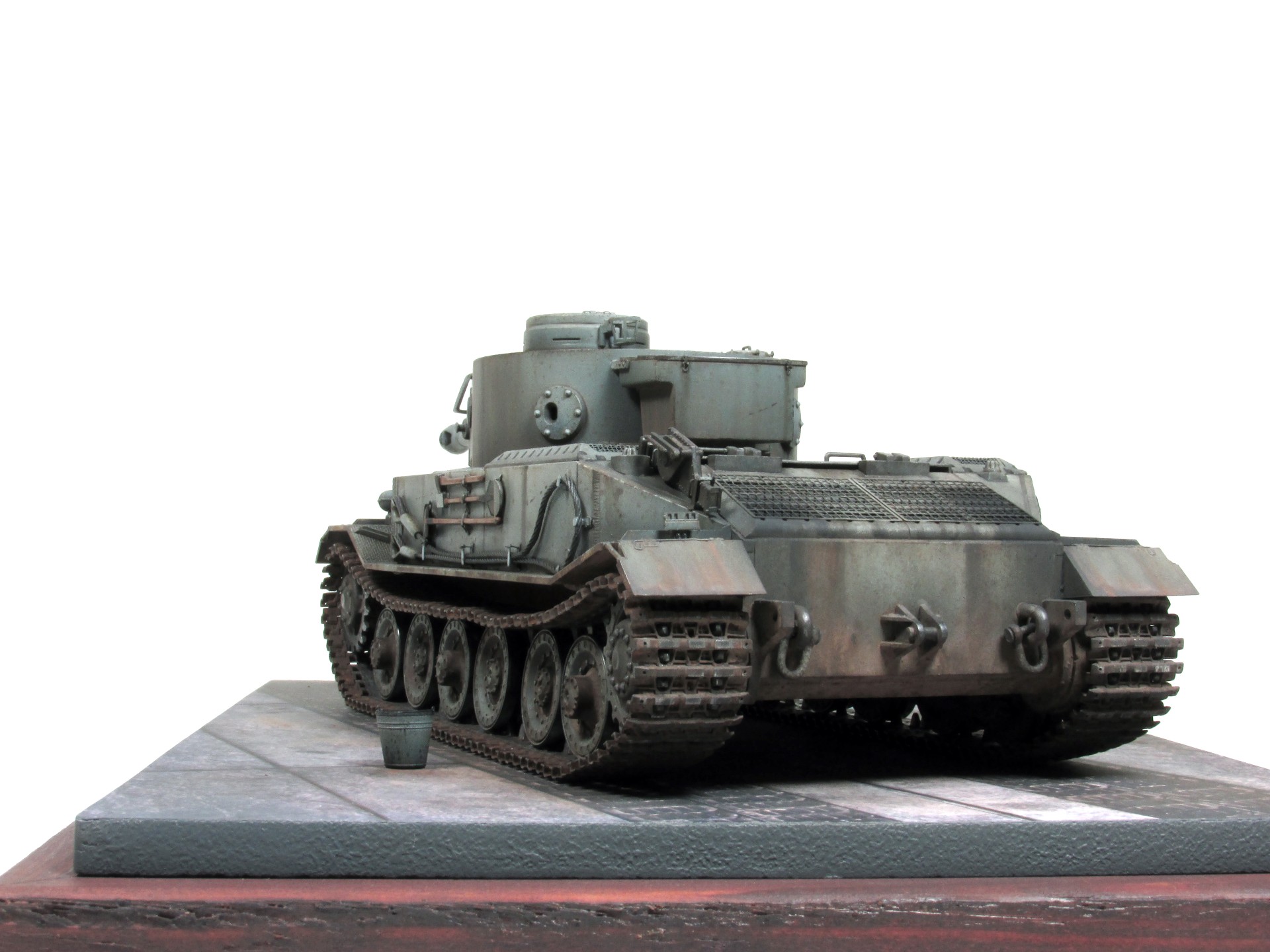 1:35 · PzKpfw VI Tiger (P) — фото 3 из 10