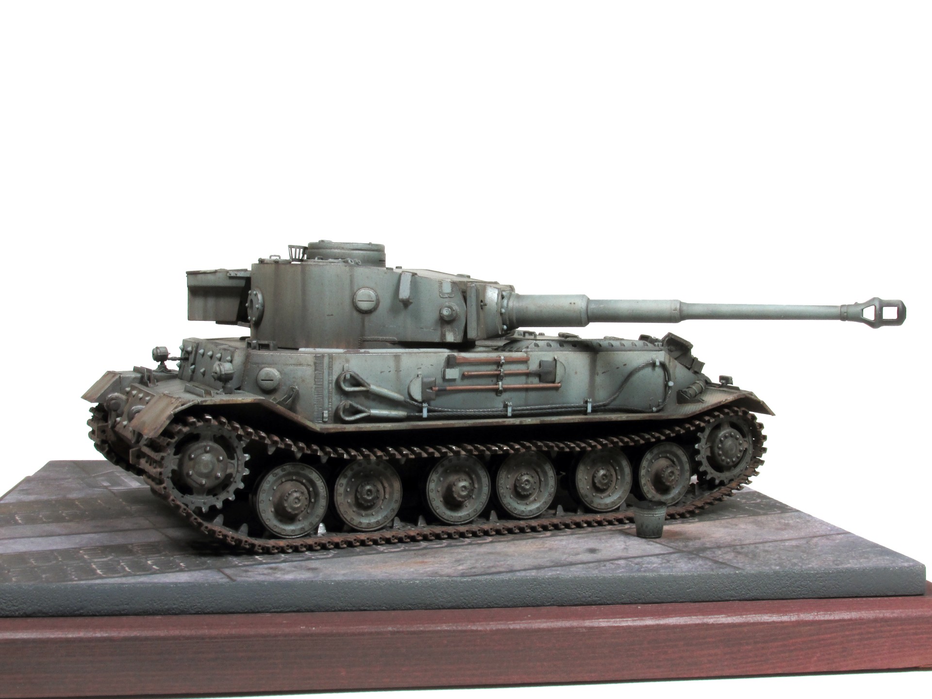 1:35 · PzKpfw VI Tiger (P) — фото 8 из 10
