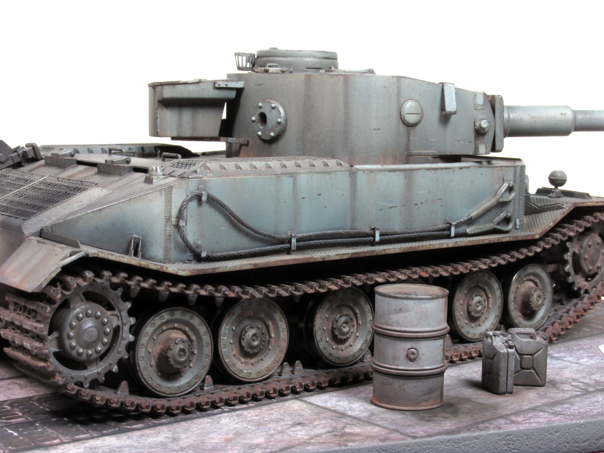 1:35 · PzKpfw VI Tiger (P) — фото 7 из 10