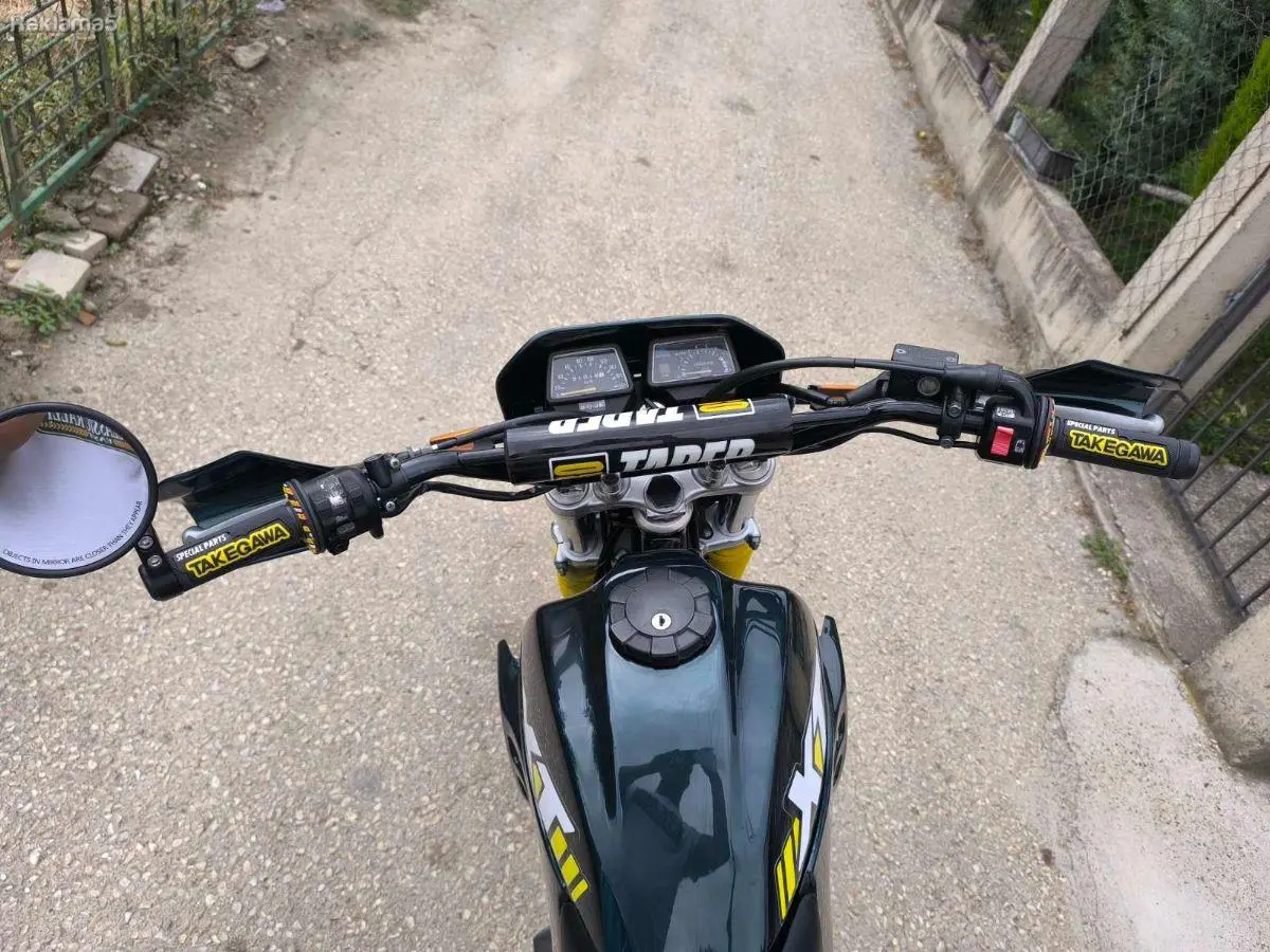 YAMAHA XT