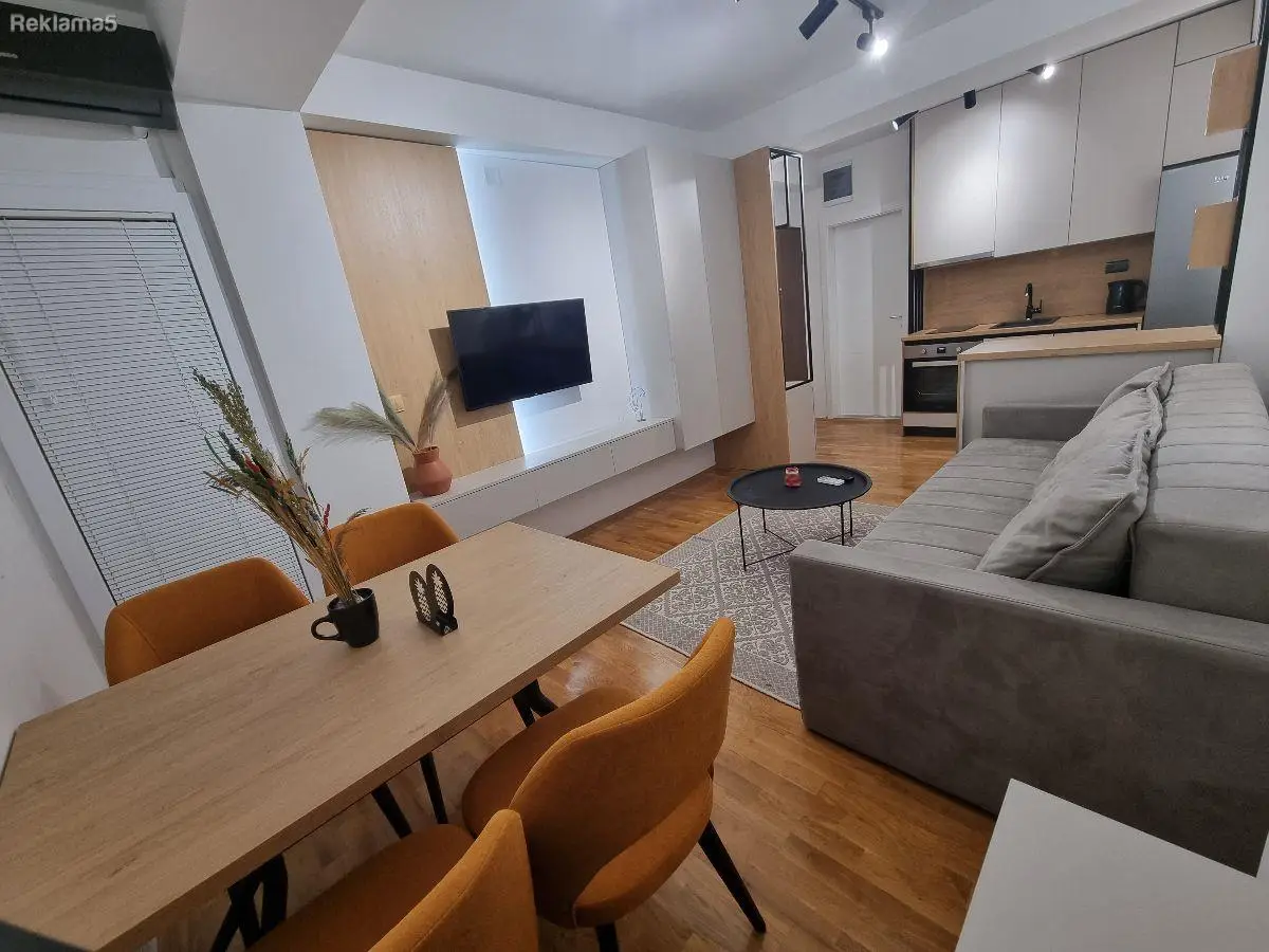 Se iznajmuva nov stan vo centar LUX opremen