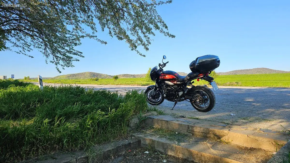 Se prodava KAWASAKI Z900RS
