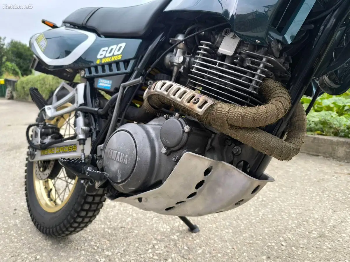 YAMAHA XT